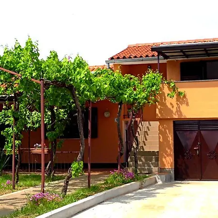 Apartments Garden Monsena Rovinj Exterior photo